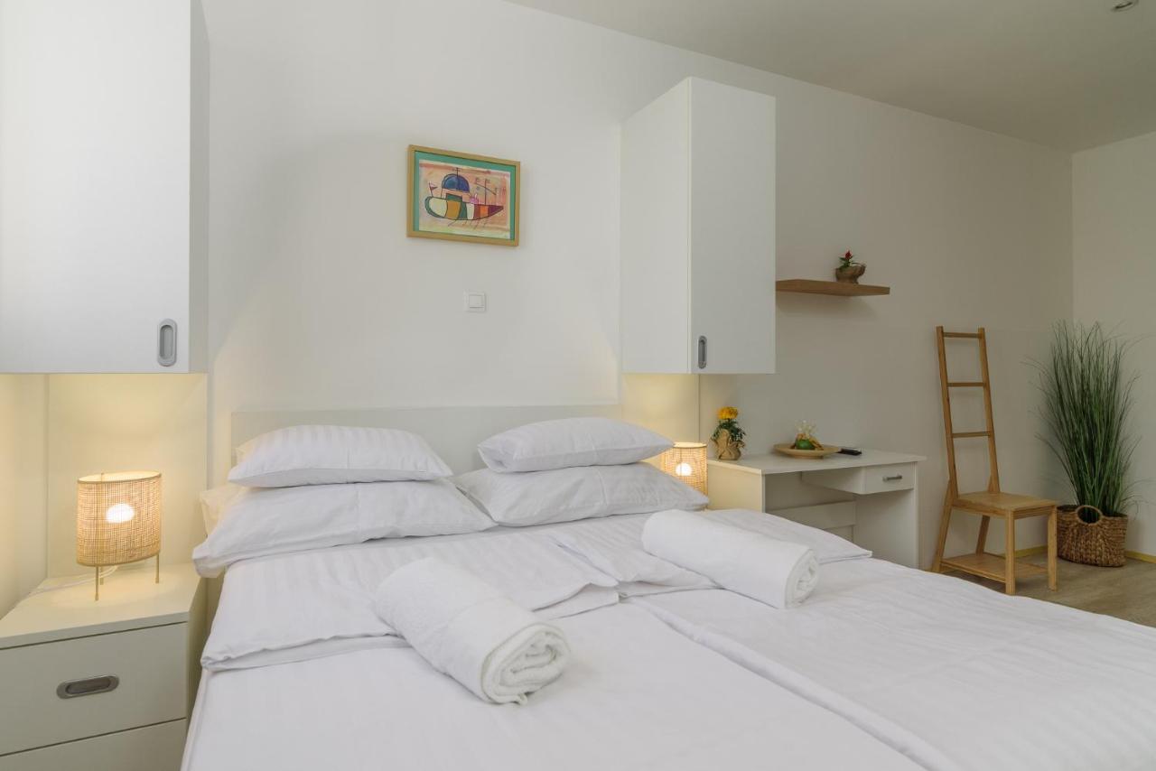 Vila White Trogir Exterior photo