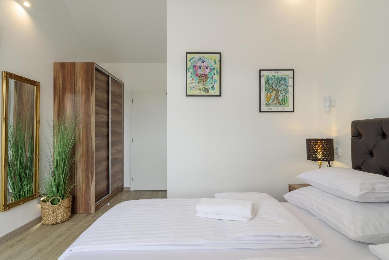 Vila White Trogir Exterior photo